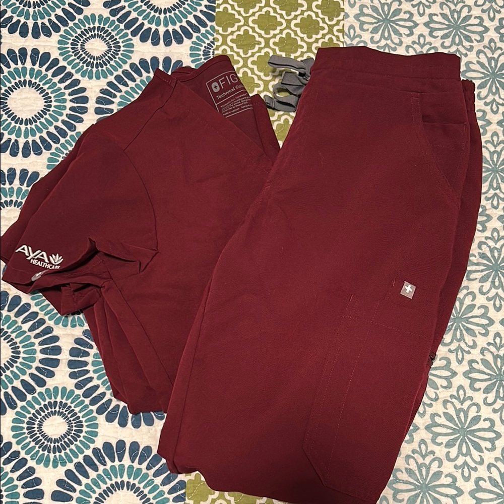 FIGS Set of Maroon Scrubs ❤️
